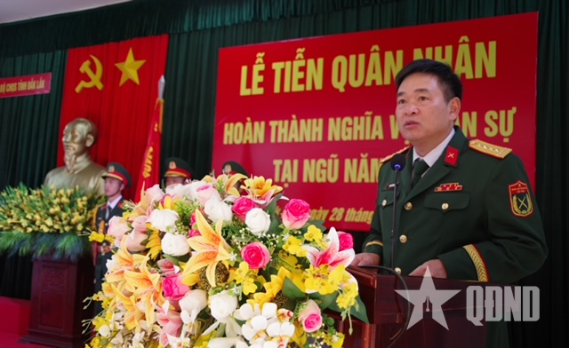 Bộ CHQS tỉnh Đắk Lắk tiễn quân nhân xuất ngũ trở về địa phương